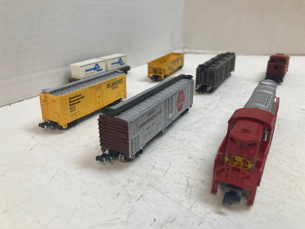 Complete N Scale Train Set – Engine, 6 Cars, Caboose, Track & Power – Ready to Run