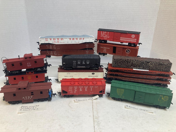 Revell HO 16 Freight Car Lot w/ Revell Track