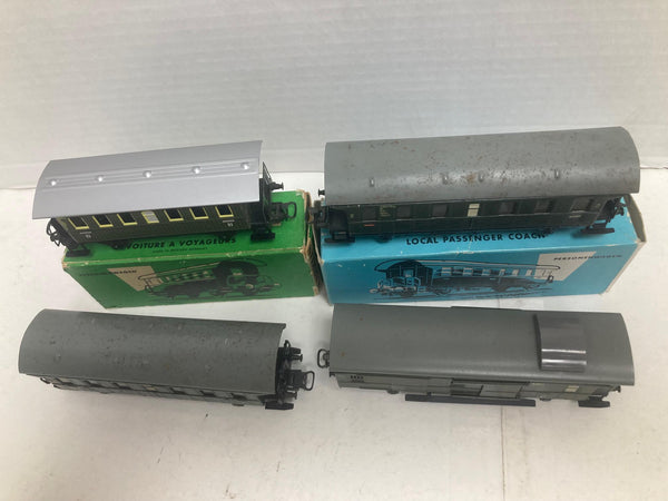 Marklin lot of 4 passenger Wagons, HO Scale (4002,4003,3291,4051)