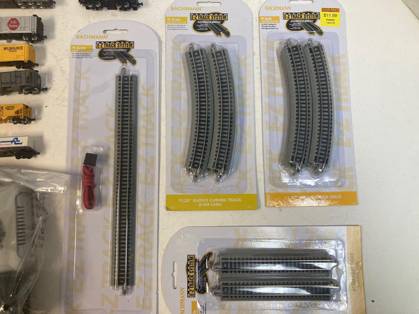 Complete N Scale Train Set – Engine, 6 Cars, Caboose, Track & Power – Ready to Run