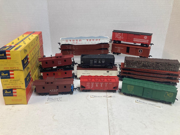 Revell HO 16 Freight Car Lot w/ Revell Track