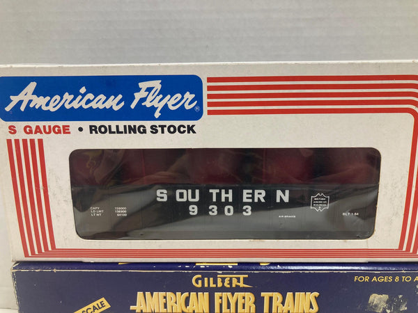 American Flyer Lot of 2 – Seaboard Boxcar #6-48334 & Southern Gondola w/Canisters #4-9303 – S Gauge