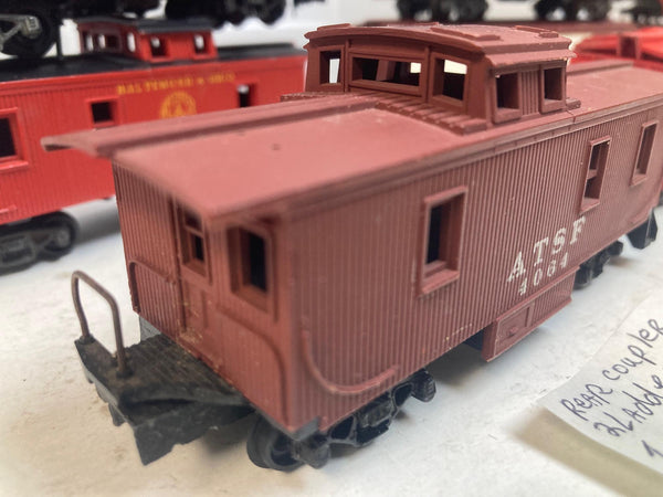 Revell HO 16 Freight Car Lot w/ Revell Track