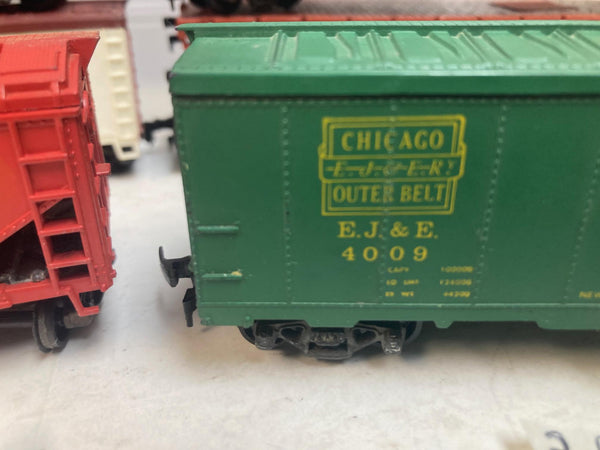 Revell HO 16 Freight Car Lot w/ Revell Track