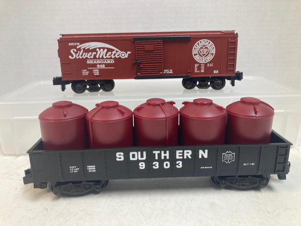 American Flyer Lot of 2 – Seaboard Boxcar #6-48334 & Southern Gondola w/Canisters #4-9303 – S Gauge
