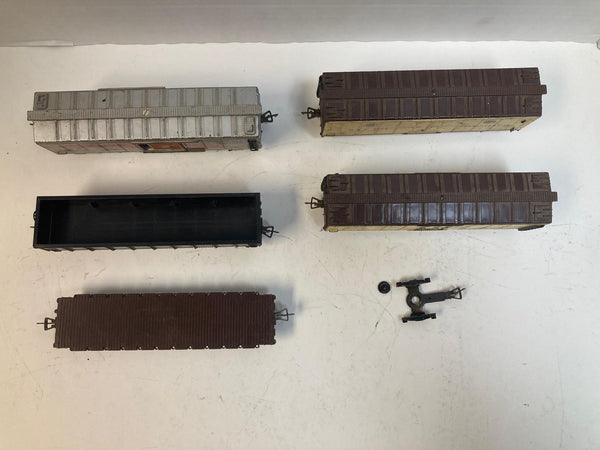 Flashmen HO Scale Lot of 5 Freight Cars – Boxcars, Gondola, Flat + Extra Truck
