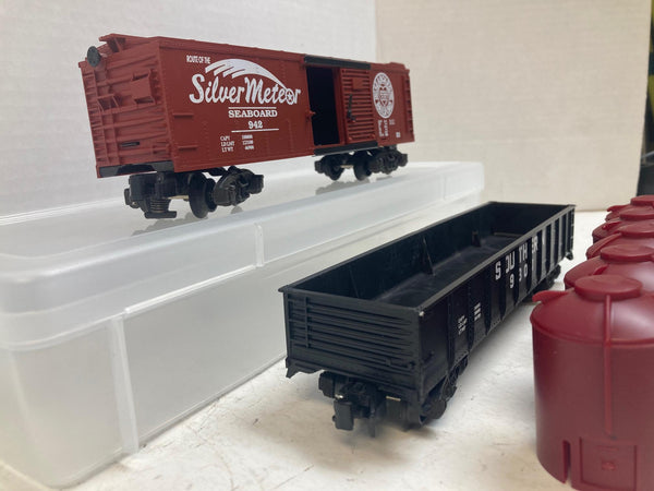 American Flyer Lot of 2 – Seaboard Boxcar #6-48334 & Southern Gondola w/Canisters #4-9303 – S Gauge