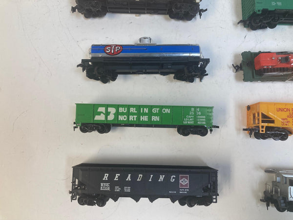 Mantua TYCO HO Scale Freight Car Lot of 10 – Old Dutch, Baby Ruth, STP, Penn Central, More