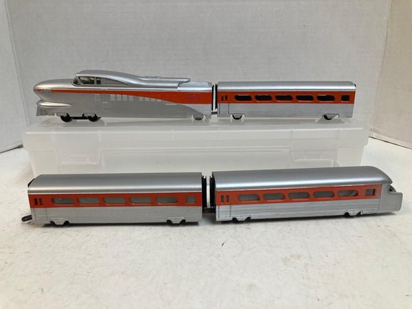 Varney rare vintage DISPLAY (Does Not Run) HO Scale Streamliner Silver 4-Car Passenger Train Set