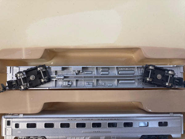 N Scale NYC Lot – Life-Like E8 Locos #7212 (x2) + Con-Cor 5-Car Passenger Set – Silver Streamliner