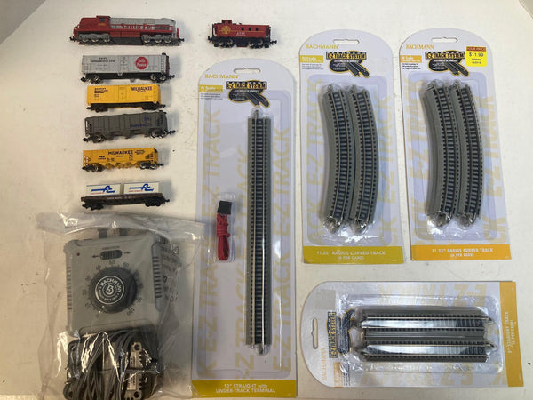 Complete N Scale Train Set – Engine, 6 Cars, Caboose, Track & Power – Ready to Run