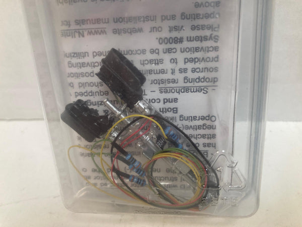 N.J. International HO Scale D-Type Signal 3-Light Bi-Directional w/ Hoods  No. 1037