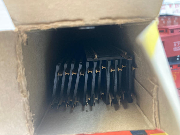 Revell HO 16 Freight Car Lot w/ Revell Track