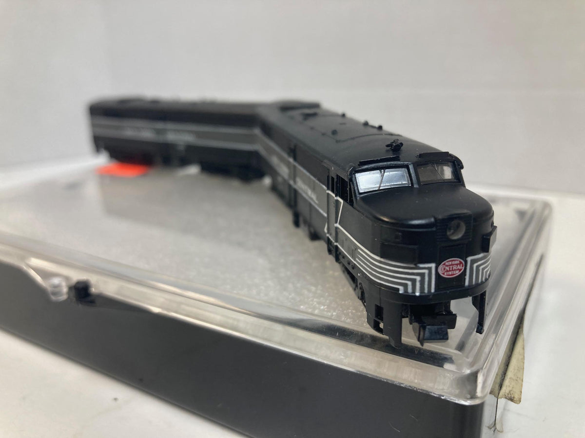 Life Like N Scale FA2 FB2 Locomotive & store Powered Dummy Spokane Portland & Seattle