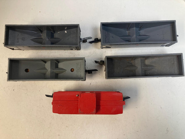 American Flyer 5-Car Freight Lot – 4 Hopper cars & Caboose – Pre-Owned Good