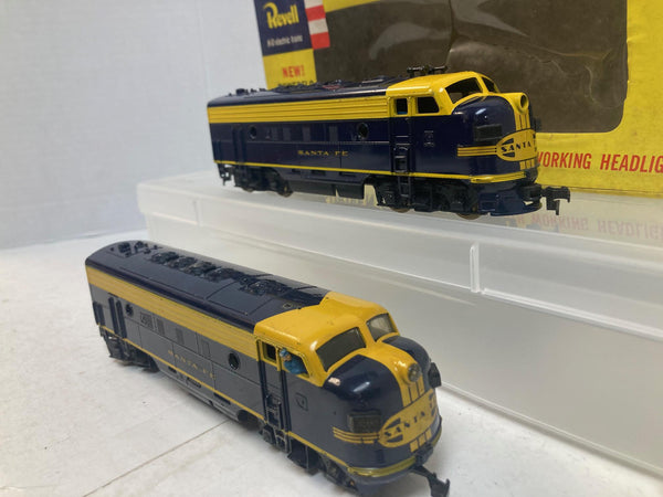 Revell HO 2 Santa Fe F7's Blue "Both Run Good" w/ box