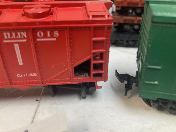 Revell HO 16 Freight Car Lot w/ Revell Track