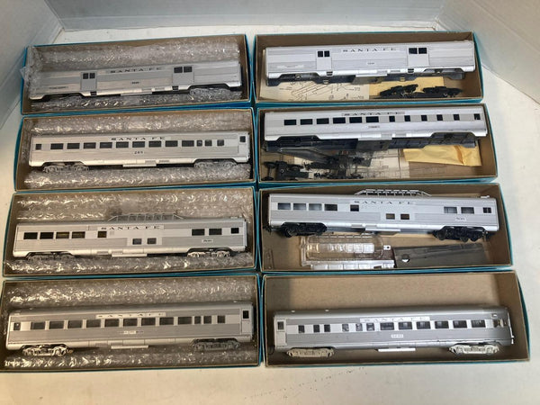 Athearn HO Santa Fe 8-Car Passenger Lot - 5 Kadees - 4 Built / 4 Partially Built Kits