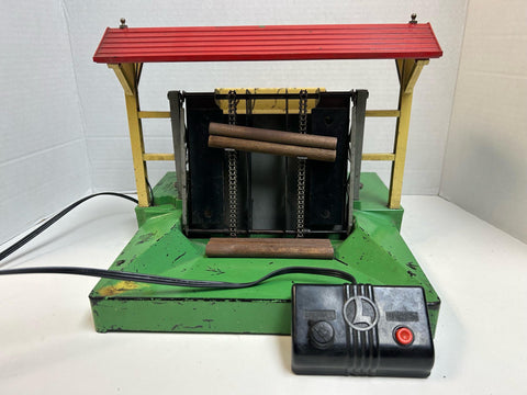 Lionel No. 164 Operating Lumber Loader/Lumber Shed -- Postwar