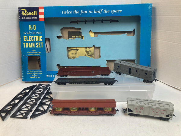 Revell HO Electric Train Set Incomplete – 5 Freight Cars & Bridge Parts – No Engine – Used Good Condition