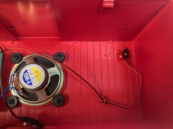 LGB 4335 S Christmas Sound Boxcar – G Scale – Plays Holiday Music