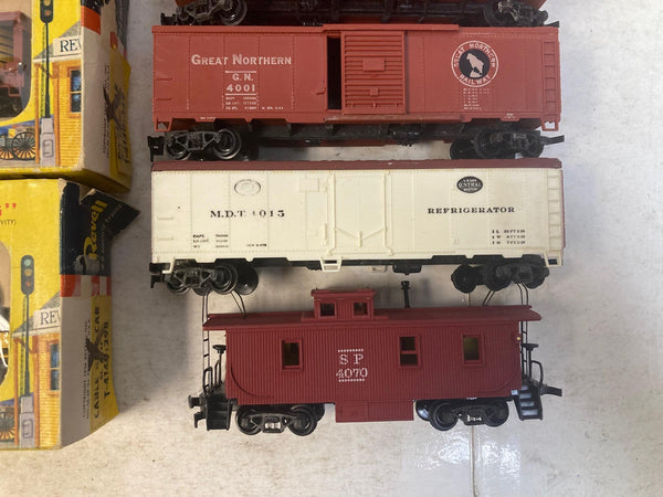 Vintage Revell HO Train Lot Southern Pacific SW7 Switcher #3571 w/ 9 Freight Cars, 2 Boxed