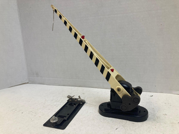 Lionel Postwar No. 252 Automatic Crossing Gate w/ 145C track contactor *WORKS*