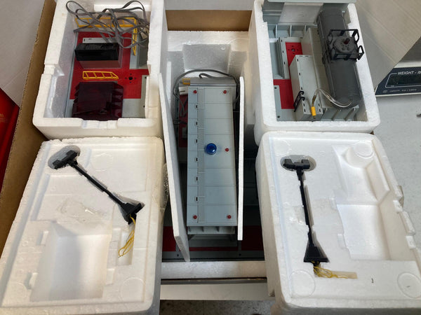 Lionel 6-12767 Steam Clean and Wheel Grind Shop - Pre Owned Good Condition