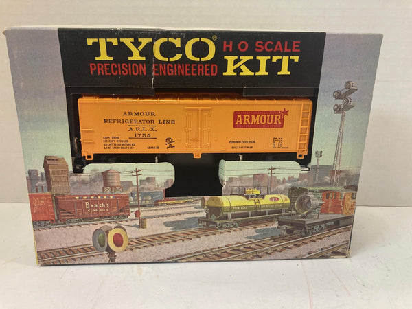 Vintage Tyco Ho Scale Kits "2 Completed/2 Untouched" (K329C, K311Q, K329E, K329H)