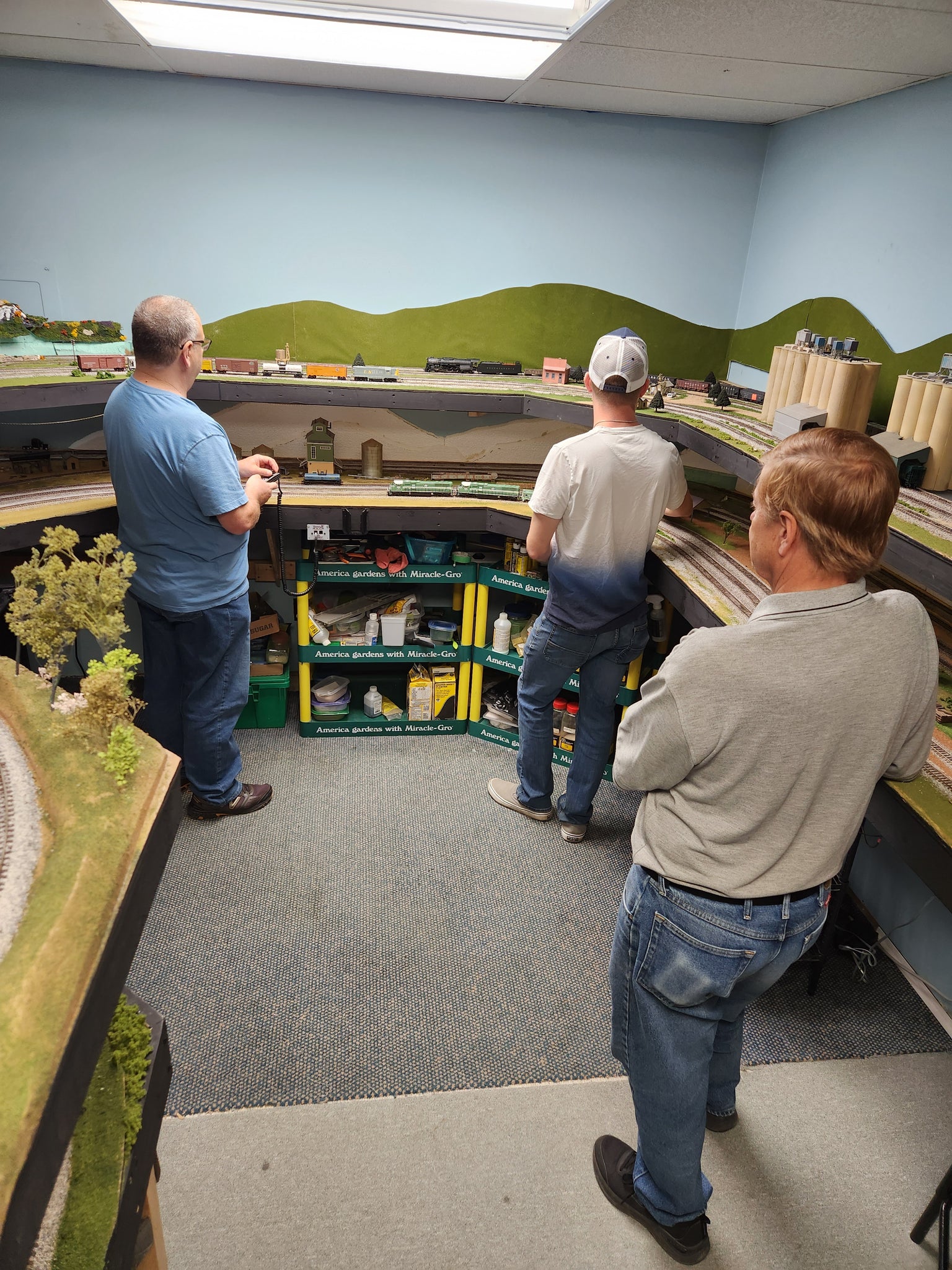 HO Scale Layout Booking