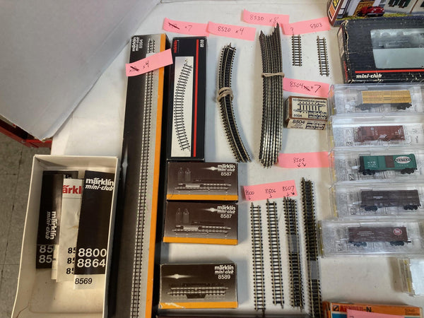Z Scale Lot: Märklin 88812 Steam Loco + 17 Micro-Trains Cars, Track, Switches, Power, Buidings