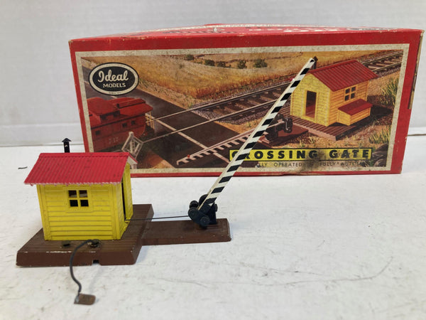 Ideal Models HO B‑116 Electrically Operating Crossing Gate – Vintage 1958 – Pre-Owned, Good