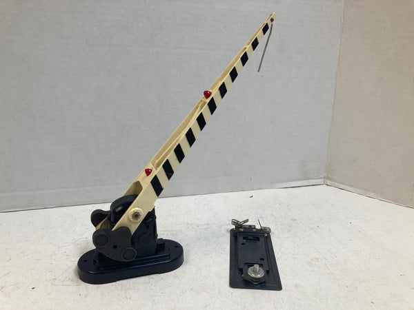 Lionel Postwar No. 252 Automatic Crossing Gate w/ 145C track contactor *WORKS*