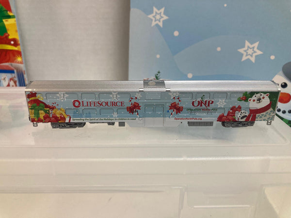 Kato 106-2016 + 106-2016A Operation North Pole Christmas Train | 1 Loco w/ Factory DCC + 5 Cars | N Scale