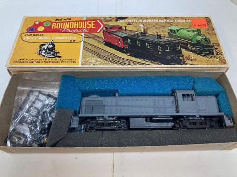 Roundhouse Alco RS-3 Diesel HO Locomotive Kit - Undecorated