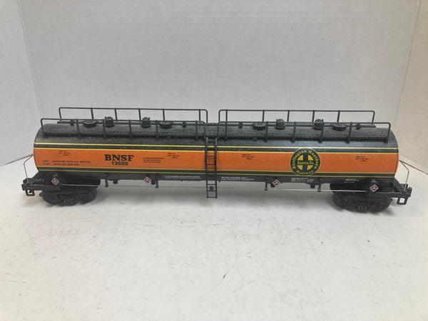 MTH 12688 BNSF 20K Gallon 4-Compartment Tank Car – O Scale – Pre-Owned Snow Weathered Finish