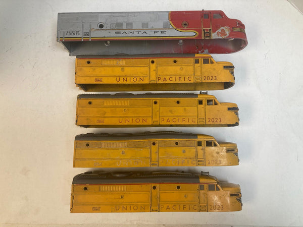 Lionel O Scale Shell Lot (5) AS-IS - Santa Fe 2343 & (4) UP 2023 - Rough