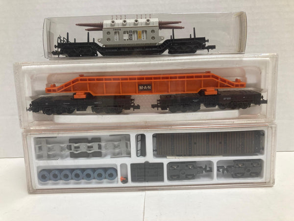 Arnold N Scale Bundle (Includes: Flat car kit, 2 unique wagons