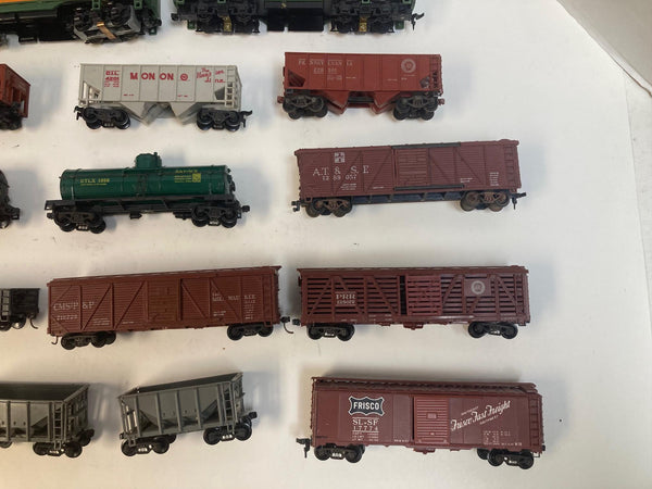 Vintage HO Scale Varney Train Lot – GN Powered A Unit + Dummy B Unit, 13 Freight Cars
