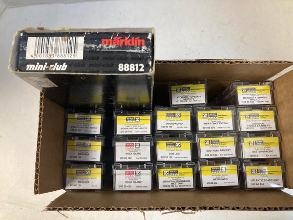 Z Scale Lot: Märklin 88812 Steam Loco + 17 Micro-Trains Cars, Track, Switches, Power, Buidings