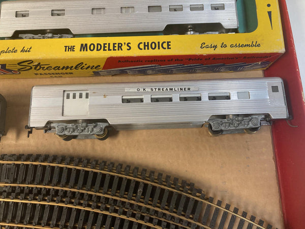 OK Streamliners F7 Diesel Freight/Passenger Train Set 206 w/ Cars & Track – Vintage HO Scale