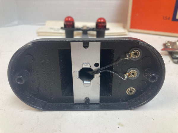 Lionel No. 154 Automatic Road Crossing Signal – Postwar O Gauge – Very Good Condition w/ Box