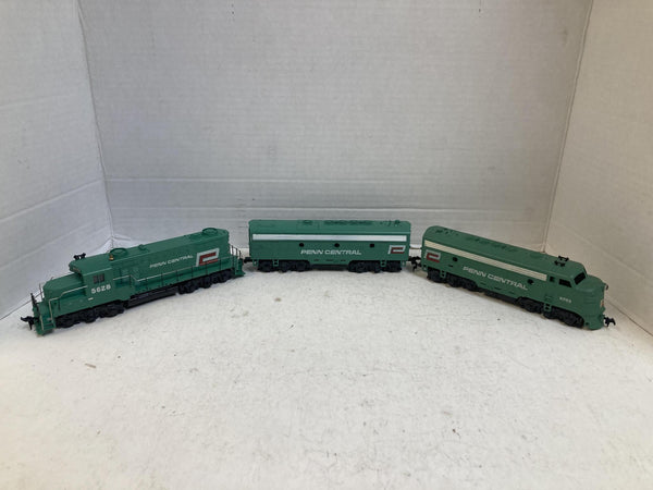 TYCO HO Scale Penn Central 3-Piece Diesel Locomotive Set GP-20 F9 A & B Units