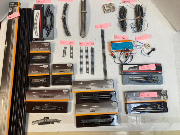 Z Scale Lot: Märklin 88812 Steam Loco + 17 Micro-Trains Cars, Track, Switches, Power, Buidings
