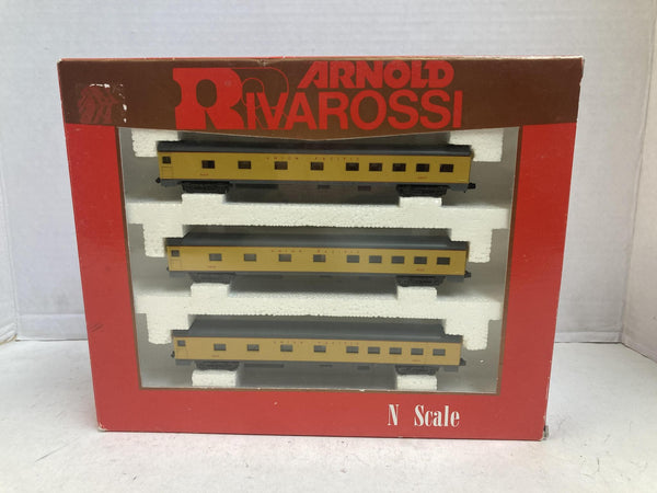 Arnold Rivarossi 0511 N Scale Union Pacific Passenger Cars — 3-Car Coach Set