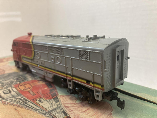 Marx HO Train Set VINTAGE IN ORIGINAL BOX. F3 Santa fe engine w/4 cars and caboose (63452)