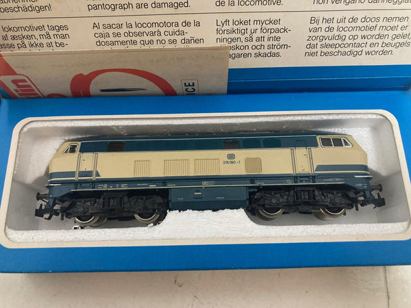 Marklin 3074 diesel locomotive #216 DB collection with original packaging HO Scale