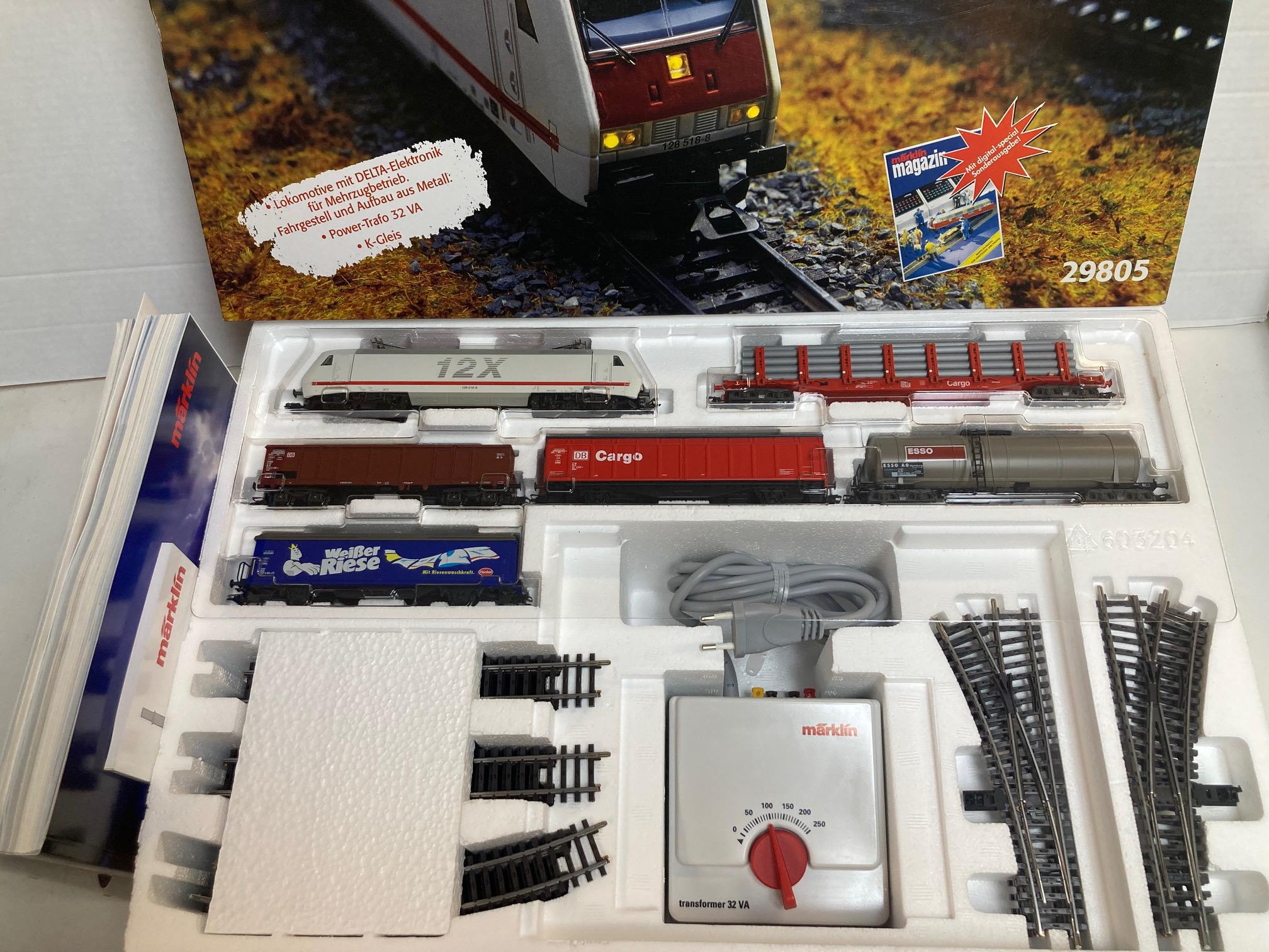 MARKLIN HOゲージ鉄道模型セット Amazon.com: MARKLIN HO Systems MEGA Digital DB (2) Trains