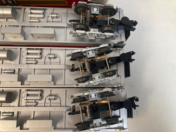 Lionel “The Chief” Santa Fe Passenger Train Set – 162 Loco, 3155, 3157, 3261 Cars – Lights Work – Conventional Power – No Box