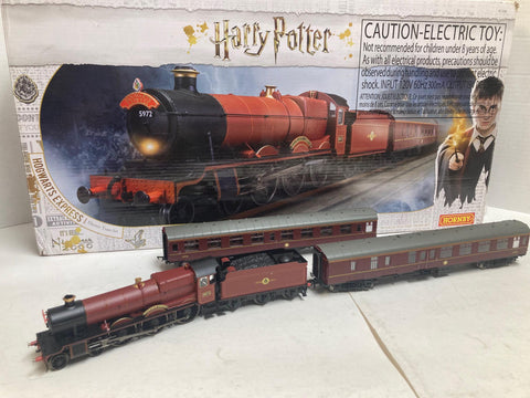 Hornby Hogwarts Express Harry Potter OO/HO Set (R1234) *Includes Locomotive, Composite Coach & Brake Coach*